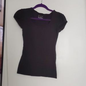 Black sleeve detailed tshirt